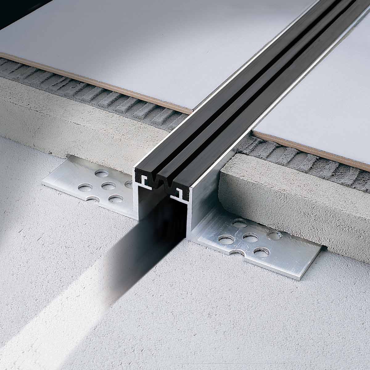Structural joints in aluminium with rubber insert: JOINTEC GEL, Products